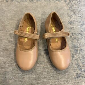 Kids Stelle leather tap shoes, only worn a couple months. Size 11.
